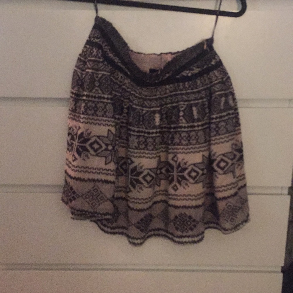 Adorable flowy skirt!
